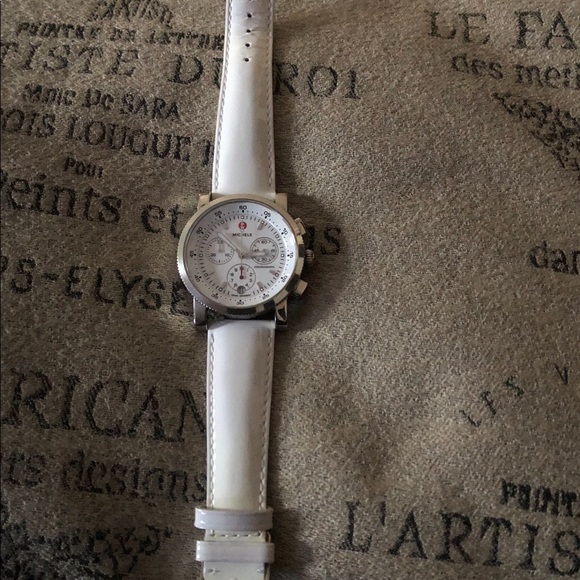 Watch - Picture 2 of 3